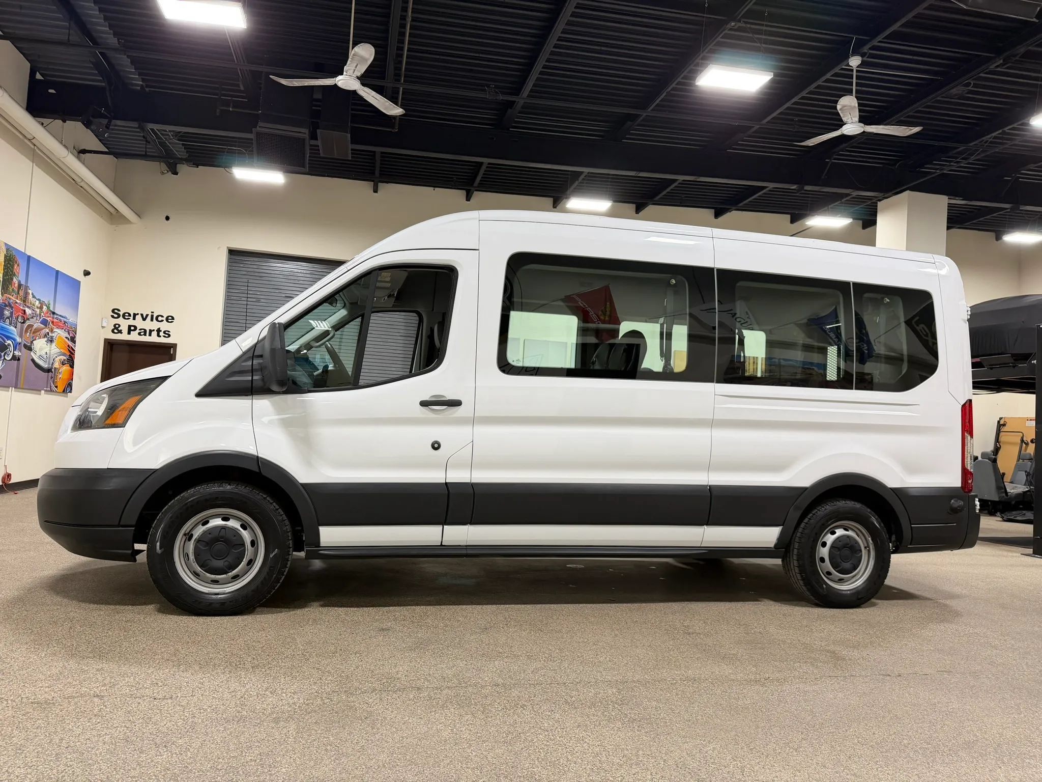 Used 2015 Ford Transit 350 XL RWD image 9