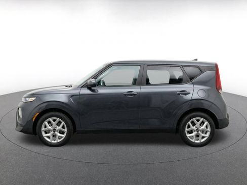 Used 2025 Kia Soul LX w/ LX Technology Package FWD image 4