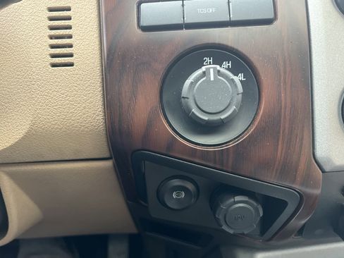 Used 2016 Ford F350 Lariat w/ Chrome Package image 19