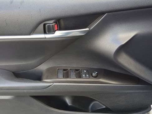 Used 2021 Toyota Camry SE image 13