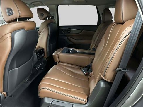 Used 2023 Acura MDX SH-AWD w/ Advance Package image 15