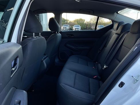 Used 2025 Nissan Altima 2.5 SV image 12