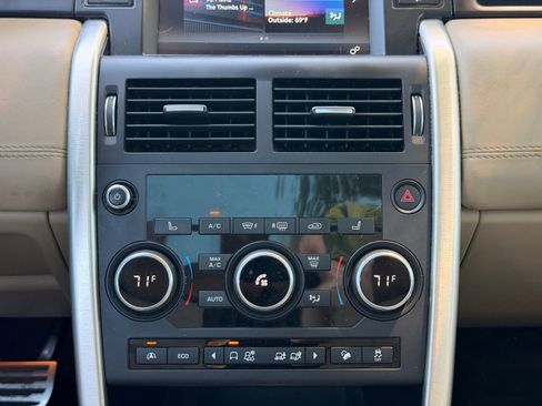 Used 2017 Land Rover Discovery Sport HSE image 19