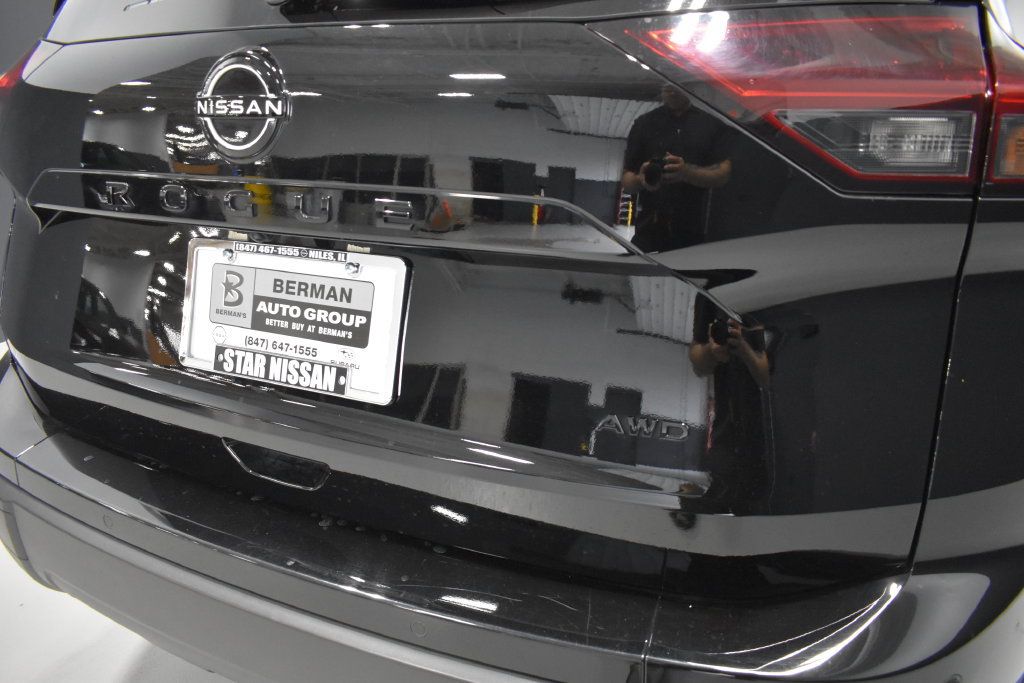 Certified 2026 Nissan Rogue Dark Armor AWD/4WD image 12