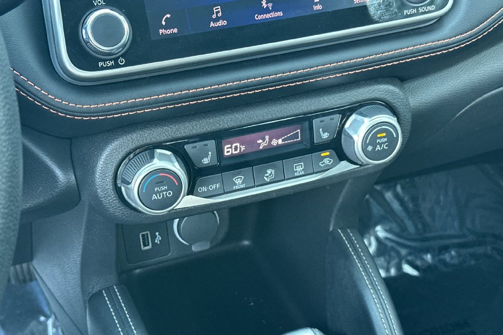 Used 2019 Nissan Kicks SR w/ SR Premium Package FWD image 19