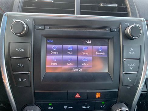 Used 2017 Toyota Camry SE image 29