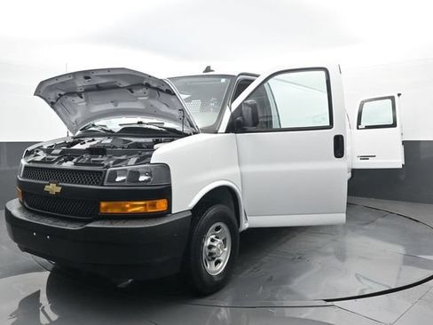 Used 2023 Chevrolet Express 2500 Extended RWD image 21