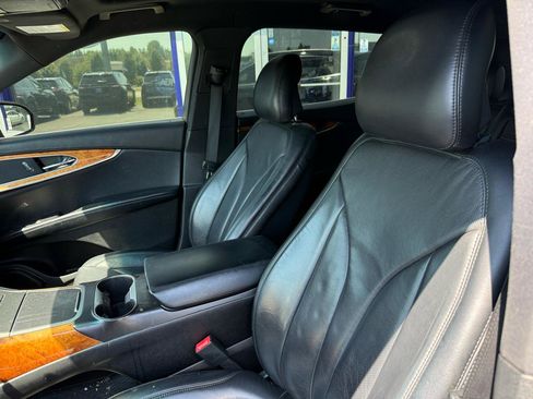 Used 2017 Lincoln MKX Reserve w/ Lincoln MKX Climate Package AWD/4WD image 9
