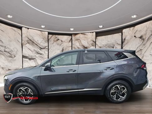Used 2023 Kia Sportage LX FWD image 4