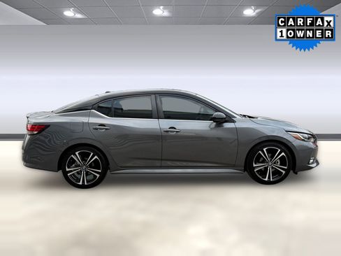 Used 2021 Nissan Sentra SR w/ SR Premium Package image 8