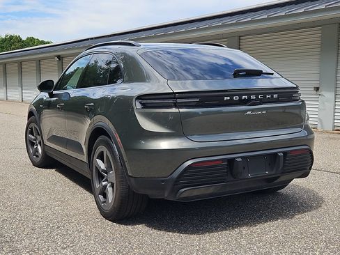 Certified 2025 Porsche Macan 4 Electric AWD/4WD image 3