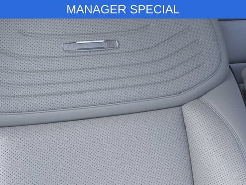New 2025 Ford Expedition Platinum w/ Platinum Ultimate Package AWD/4WD image 16