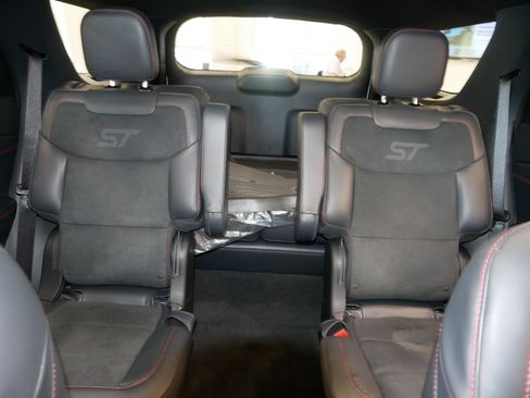 Used 2026 Ford Explorer ST w/ Sun And Sound Package AWD/4WD image 12