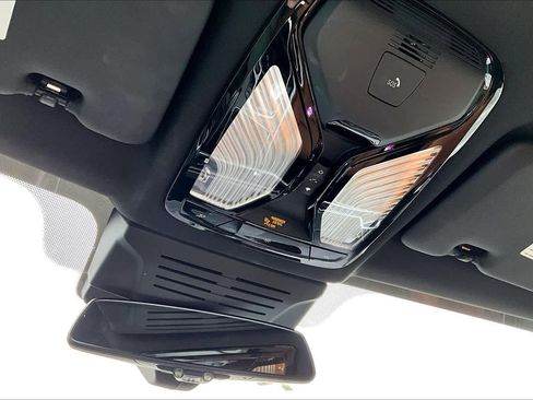 Used 2025 BMW X5 xDrive40i w/ Executive Package image 36