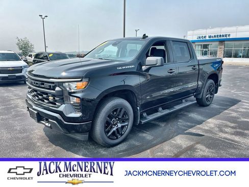 Used 2023 Chevrolet Silverado 1500 Custom AWD/4WD image 1