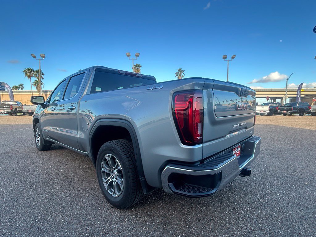 Used 2025 GMC Sierra 1500 SLT AWD/4WD image 4