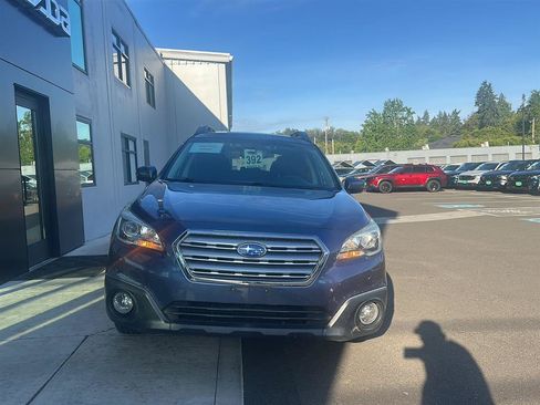 Used 2016 Subaru Outback 2.5i Premium AWD/4WD image 6
