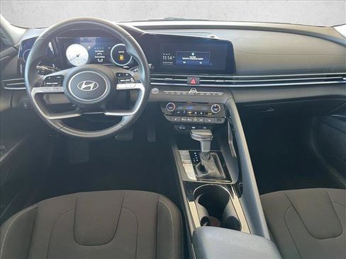 Used 2025 Hyundai Elantra SEL FWD image 11