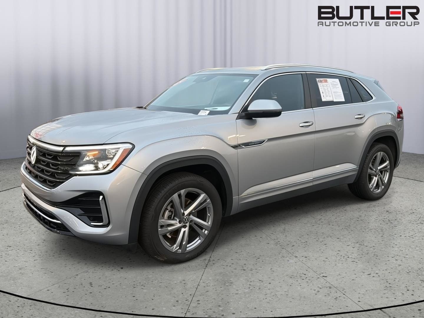 Used 2024 Volkswagen Atlas Cross Sport SEL R-Line AWD/4WD image 1