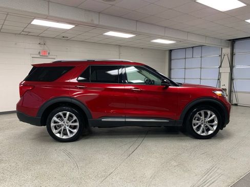 Used 2023 Ford Explorer Platinum w/ Premium Technology Package AWD/4WD image 7