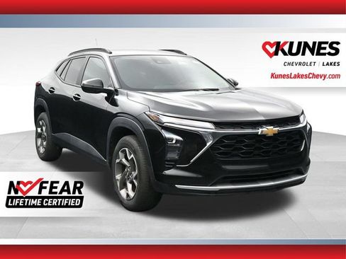 Used 2025 Chevrolet Trax LT w/ LT Convenience Package FWD image 1