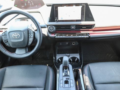 Used 2025 Toyota Prius Plug-In Hybrid FWD image 12
