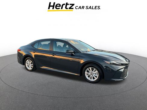 Used 2025 Toyota Camry LE image 1