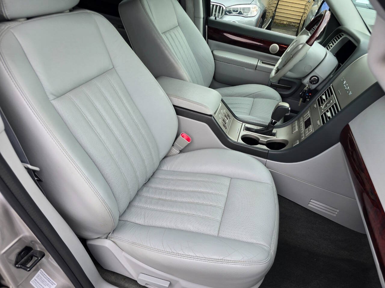 Used 2005 Lincoln Aviator AWD image 39