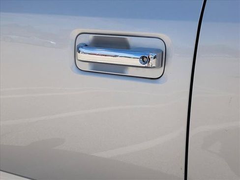 Used 2018 Ford F150 XLT w/ Equipment Group 302A Luxury AWD/4WD image 15