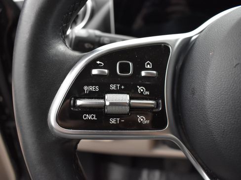 Used 2021 Mercedes-Benz GLA 250 4MATIC image 8