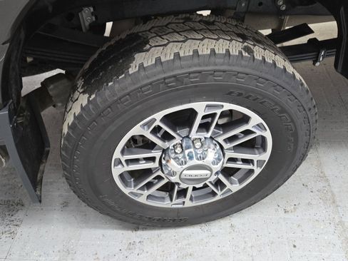 Used 2025 Ford F350 Platinum w/ Platinum Plus Package image 23