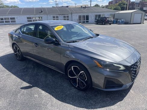 Used 2024 Nissan Altima 2.5 SR image 3