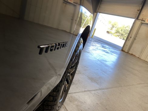 Used 2021 Chevrolet Tahoe Z71 w/ Luxury Package image 16