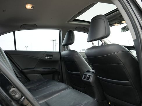 Used 2016 Honda Accord Touring image 14