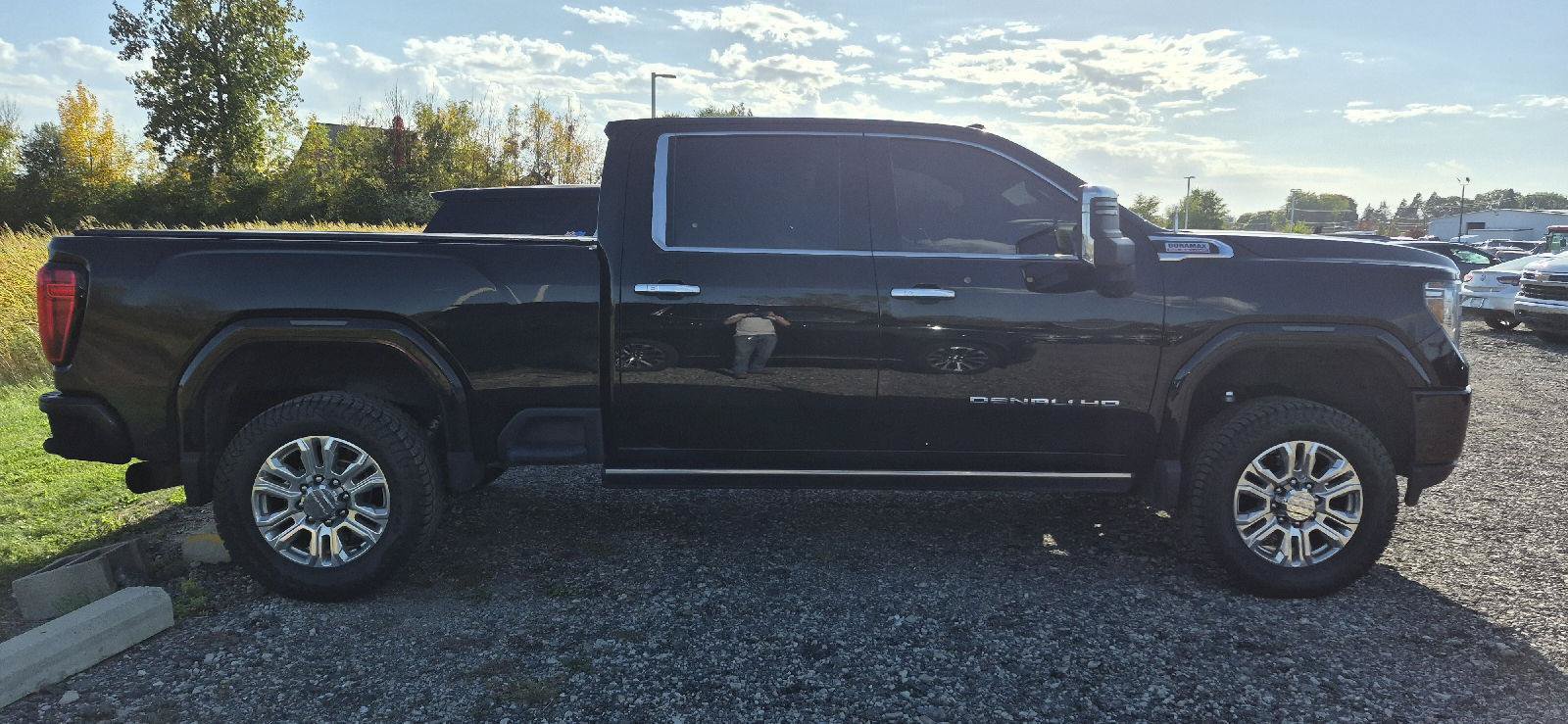 Used 2023 GMC Sierra 2500 Denali w/ Denali Ultimate Package AWD/4WD image 3