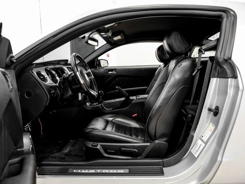 Used 2013 Ford Mustang GT Premium w/ Comfort Pkg RWD image 37