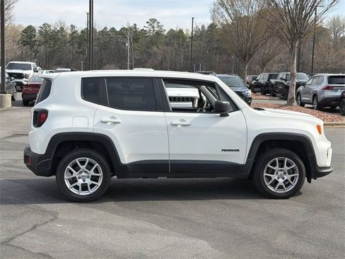 Used 2023 Jeep Renegade Latitude image 6