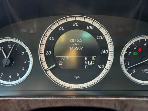 Used 2011 Mercedes-Benz E 350 4MATIC Sedan image 25