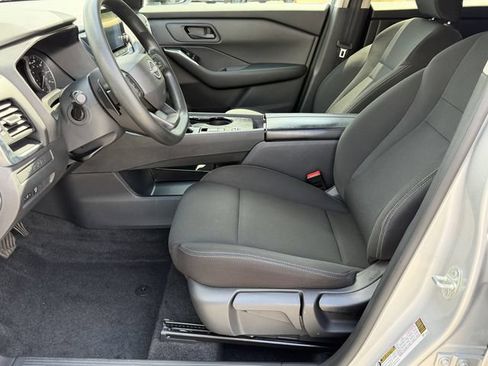 Used 2025 Nissan Rogue S FWD image 24