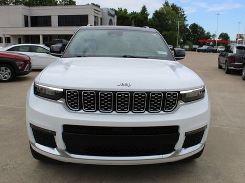 Used 2023 Jeep Grand Cherokee L Summit AWD/4WD image 8