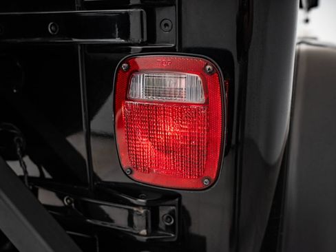Used 2003 Jeep Wrangler Rubicon AWD/4WD image 9