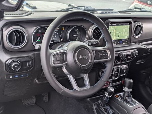 Used 2023 Jeep Wrangler Unlimited Rubicon 4xe AWD/4WD image 15