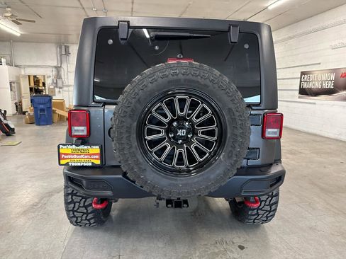 Used 2017 Jeep Wrangler Unlimited Rubicon image 3
