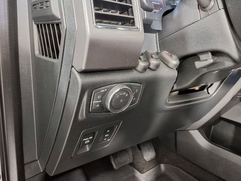 Used 2019 Ford F150 XLT w/ Equipment Group 302A Luxury AWD/4WD image 15