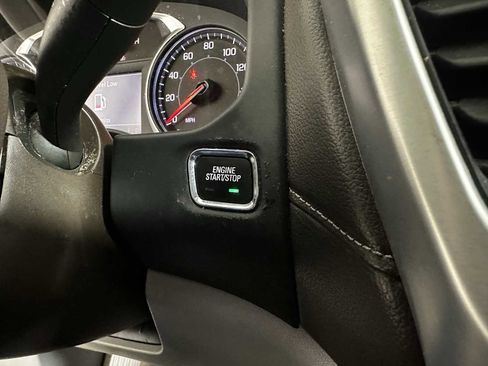 Used 2021 GMC Acadia SLT w/ Preferred Package image 19