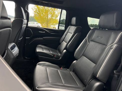 Used 2022 Cadillac Escalade ESV Sport RWD image 19