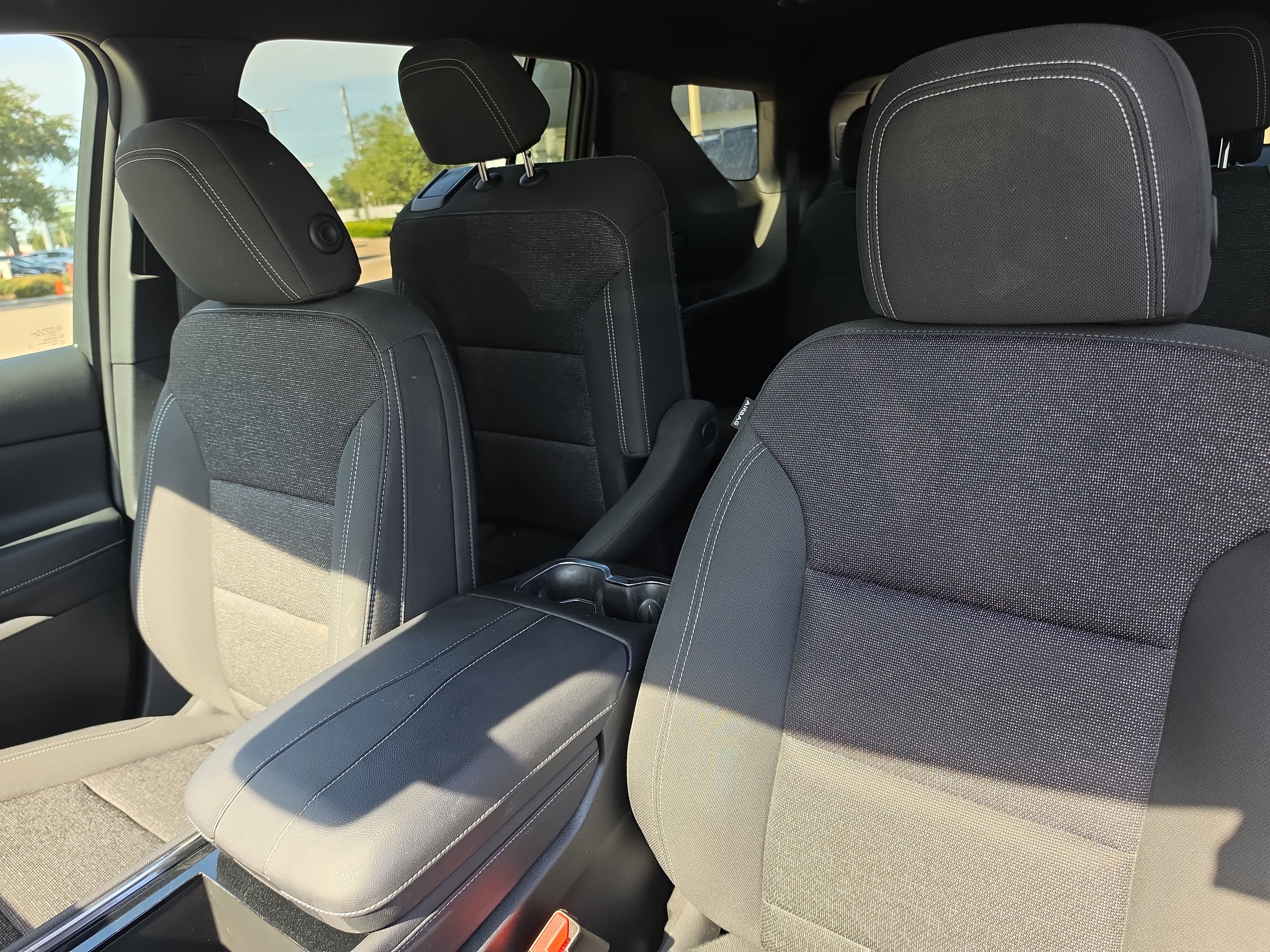Used 2025 Chevrolet Traverse LT FWD image 23