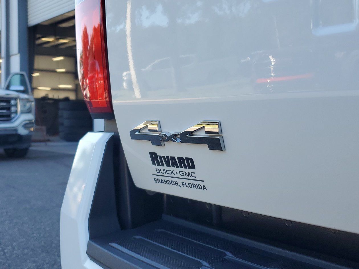 Used 2024 Toyota Tacoma SR5 AWD/4WD image 9