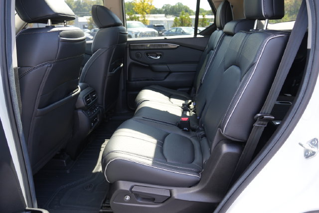 Used 2025 Honda Pilot Elite image 17