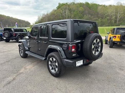 Used 2023 Jeep Wrangler Unlimited Sahara w/ Cold Weather Group AWD/4WD image 7